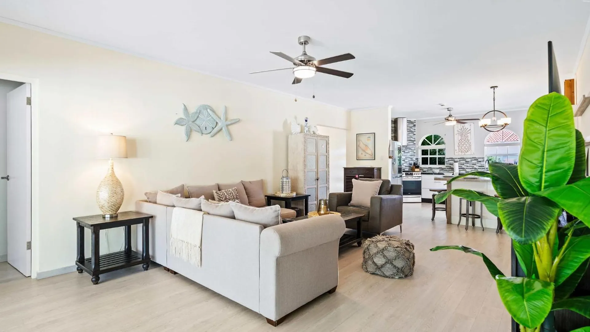 Vila Rooi Santo 128 Palm Beach